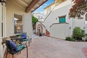 Arezzo Pointe Ln-0105-041.jpg