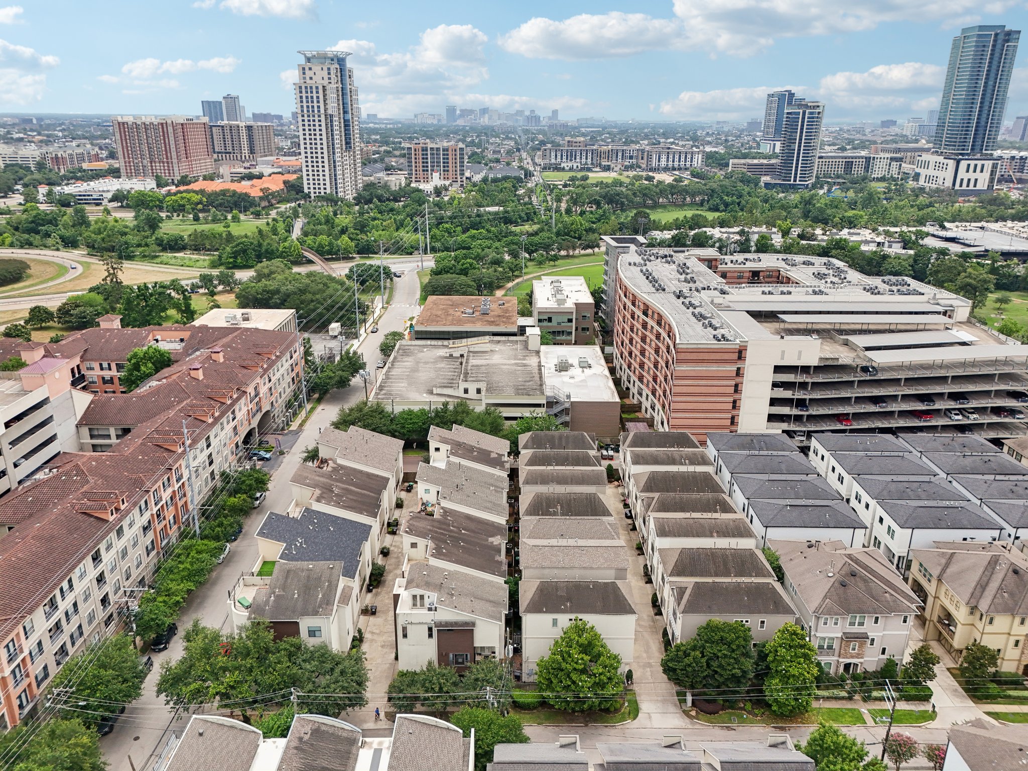 Dickson St-2205-043.jpg