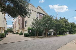 Dickson St-2205-002.jpg