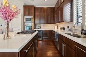 Dickson St-2205-016.jpg