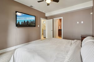 Dickson St-2205-021.jpg