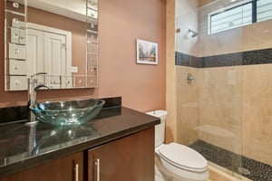 Dickson St-2205-023.jpg