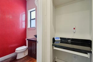 Dickson St-2205-024.jpg