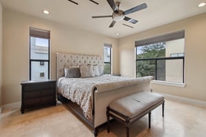 Dickson St-2205-026.jpg