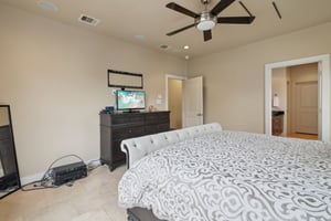 Dickson St-2205-027.jpg