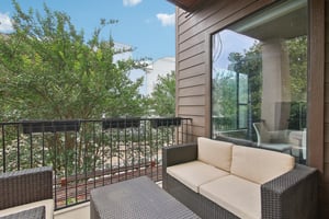 Dickson St-2205-035.jpg