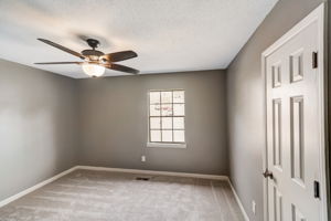 Fox Glen Rd NW-010