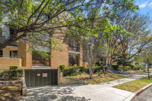 413 Hawthorne Street 102-12