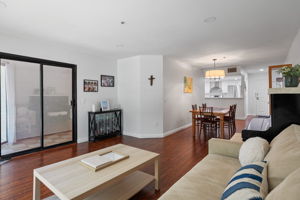 413 Hawthorne Street 102-21