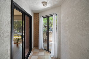 413 Hawthorne Street 102-23