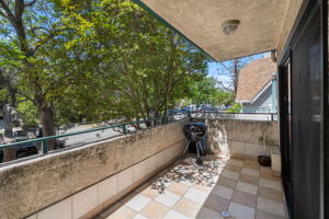 413 Hawthorne Street 102-24