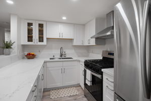 413 Hawthorne Street 102-26