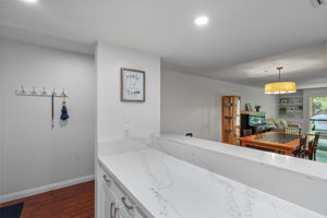 413 Hawthorne Street 102-27