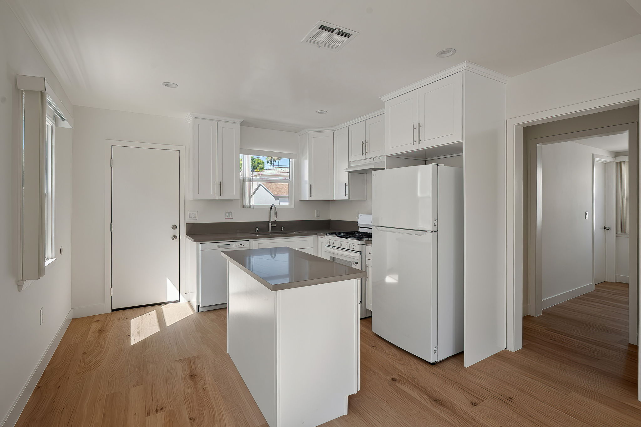 413 Irving Avenue-10