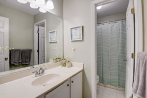 Kensington Parc Dr-024