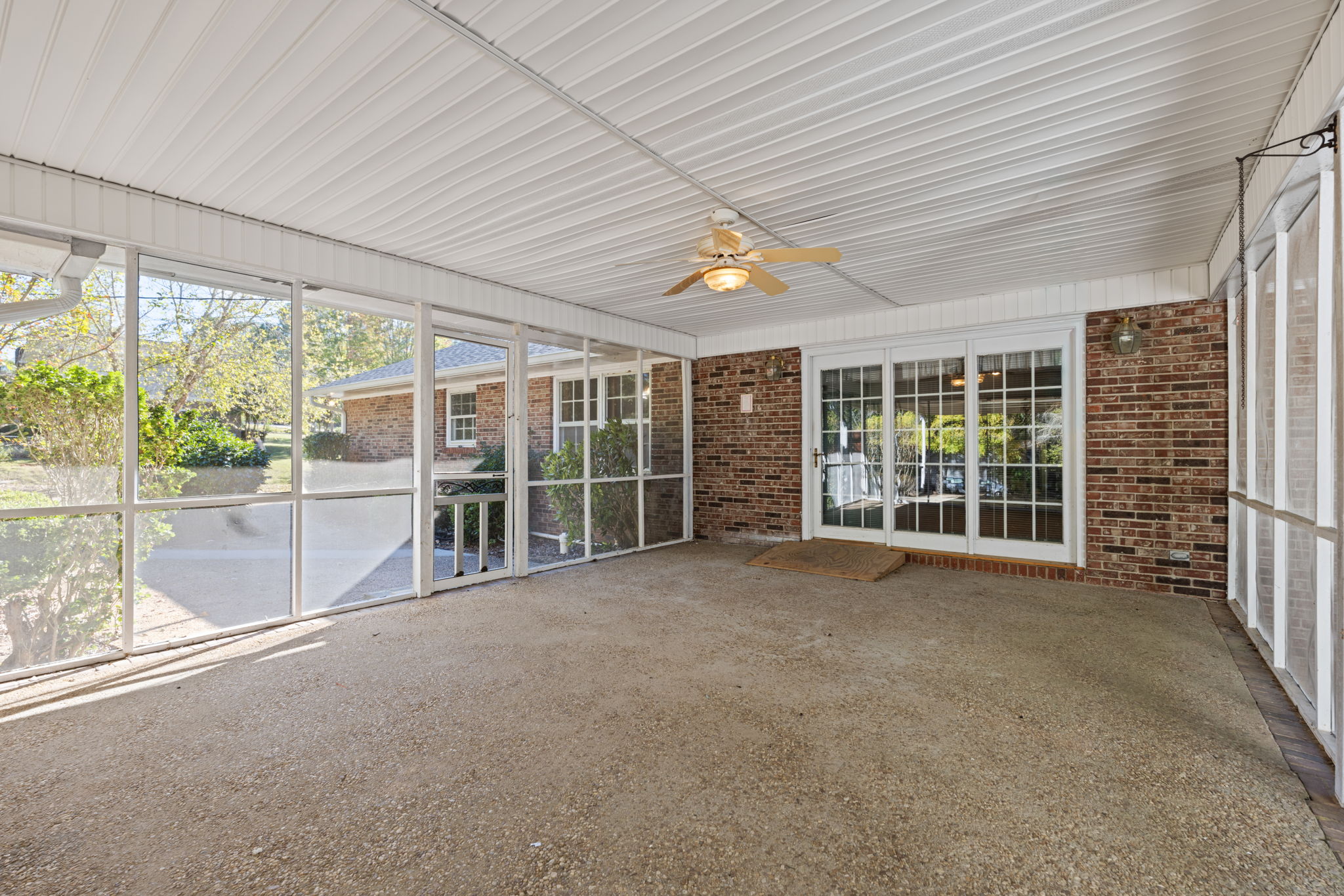 Screened-in Porch