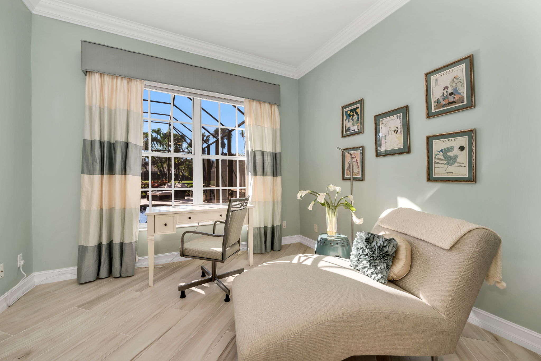 Master Sitting Area