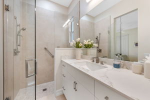 Guest Bath 2