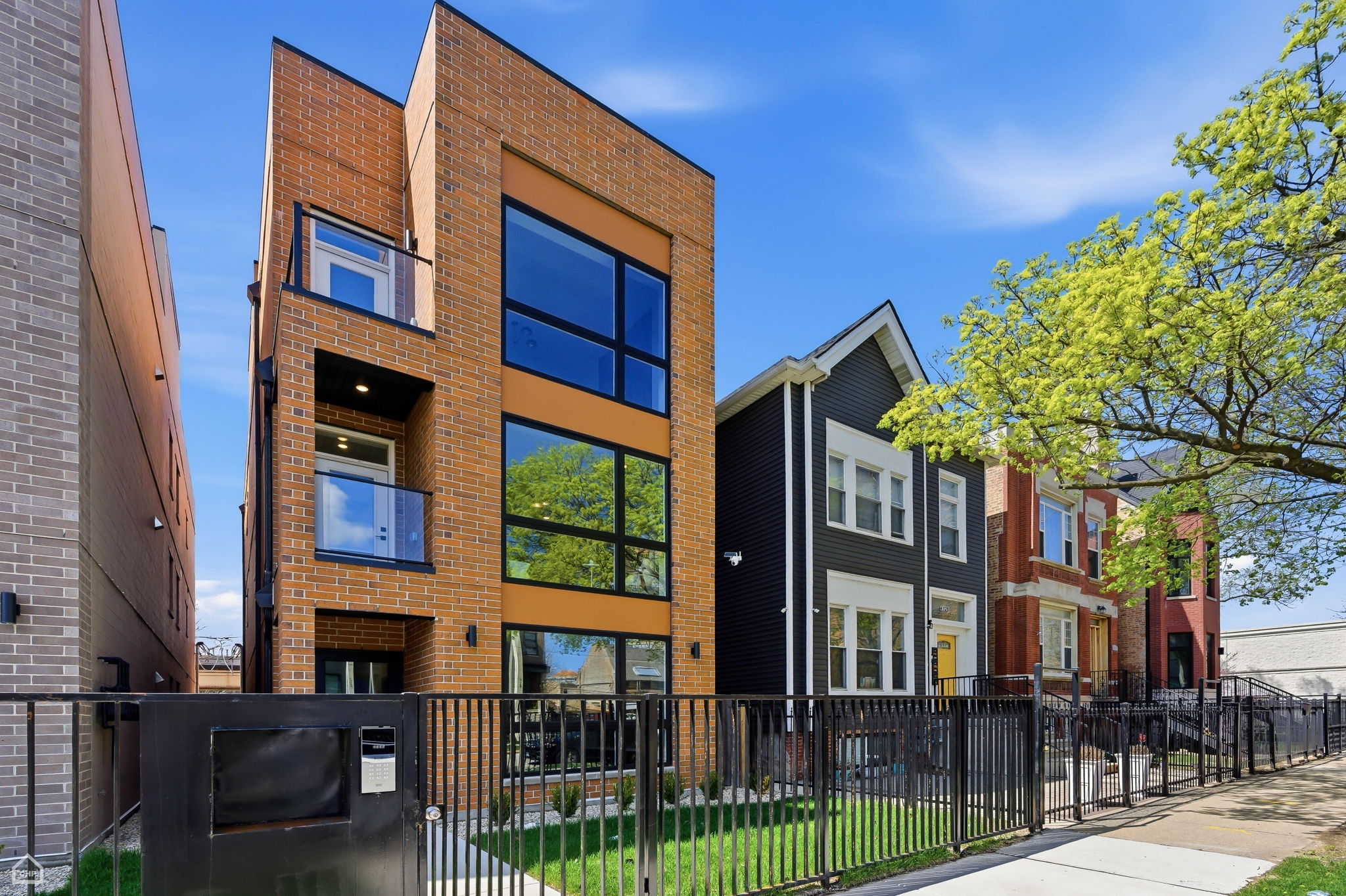 4130 S Calumet Ave 201 - Biazar_041526_002