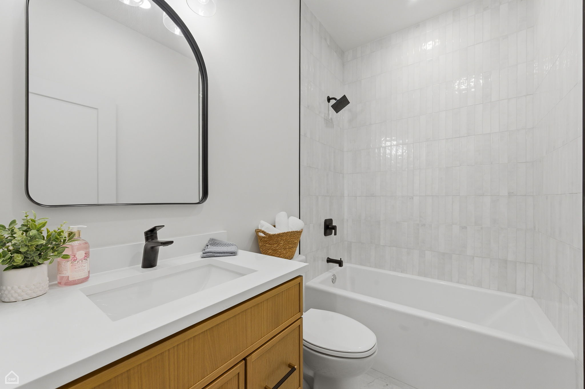 4130 S Calumet Ave 201 - Biazar_041526_016