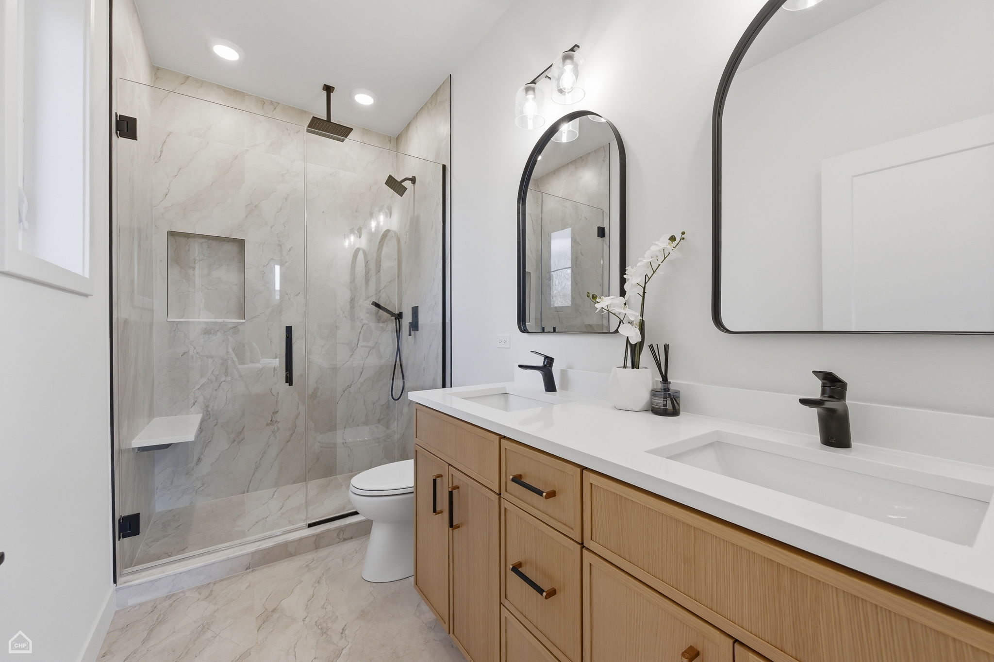 4130 S Calumet Ave 201 - Biazar_041526_023