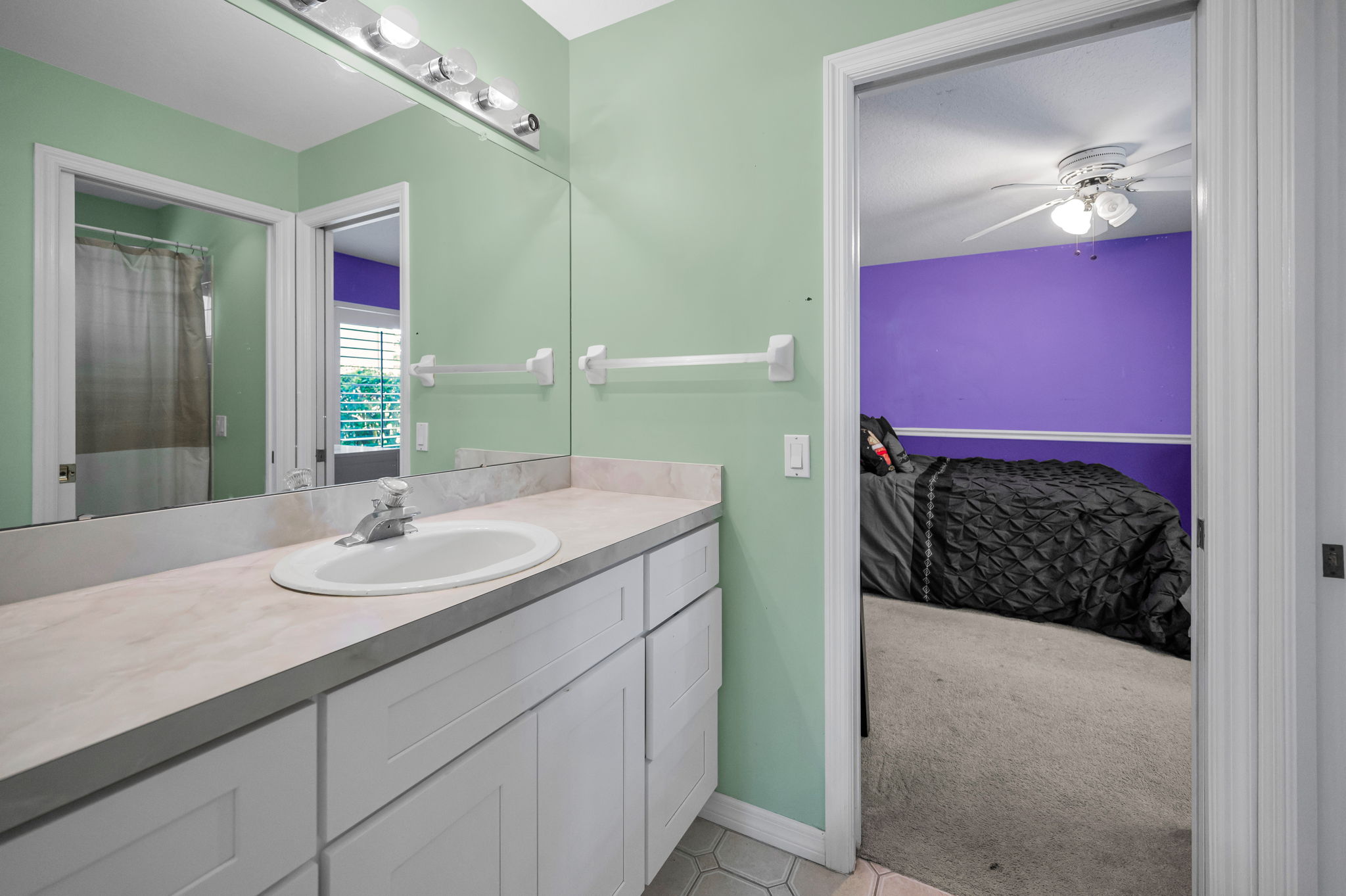Jack n Jill Bathroom2a