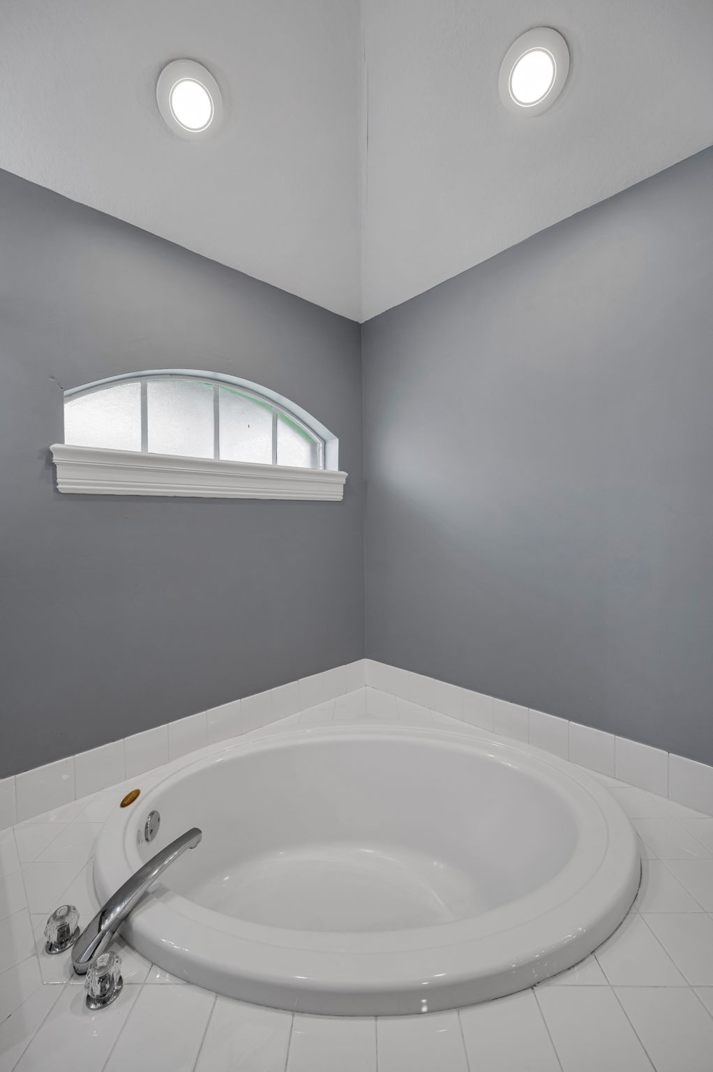Master Bathroom1b