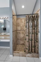 Master Bathroom1d