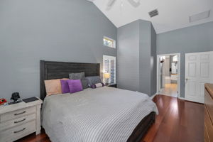 Master Bedroom1b