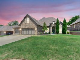 4133 Carmina Dr-5 day to dusk.jpeg