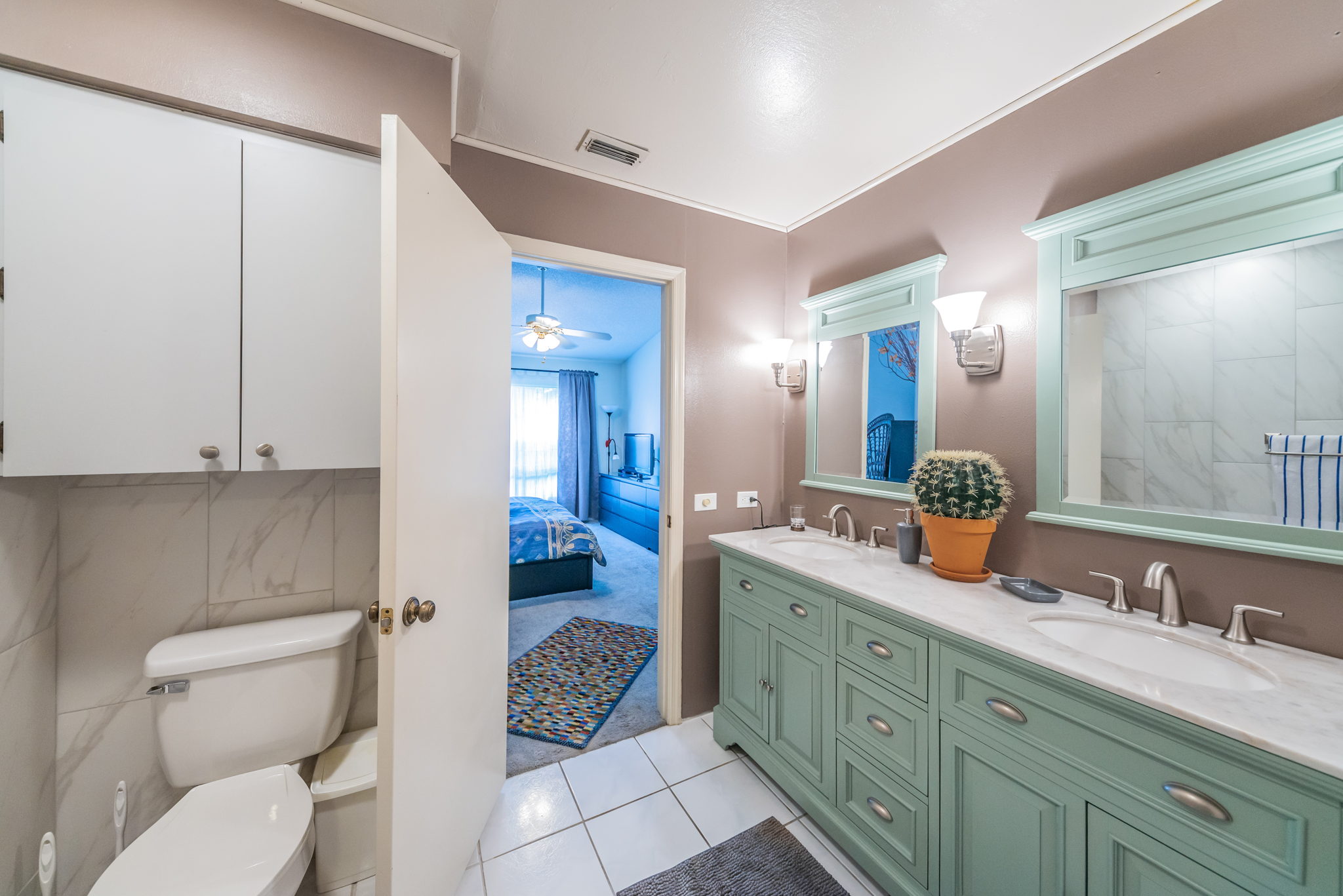 Master Bathroom1c