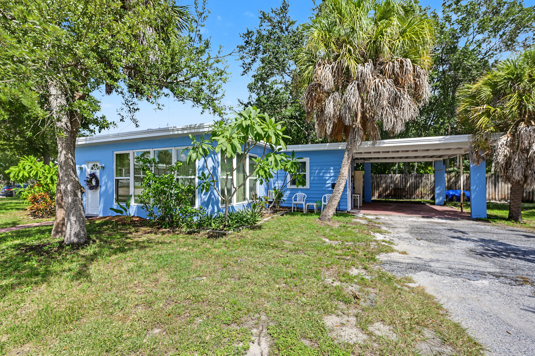 Front Exterior5