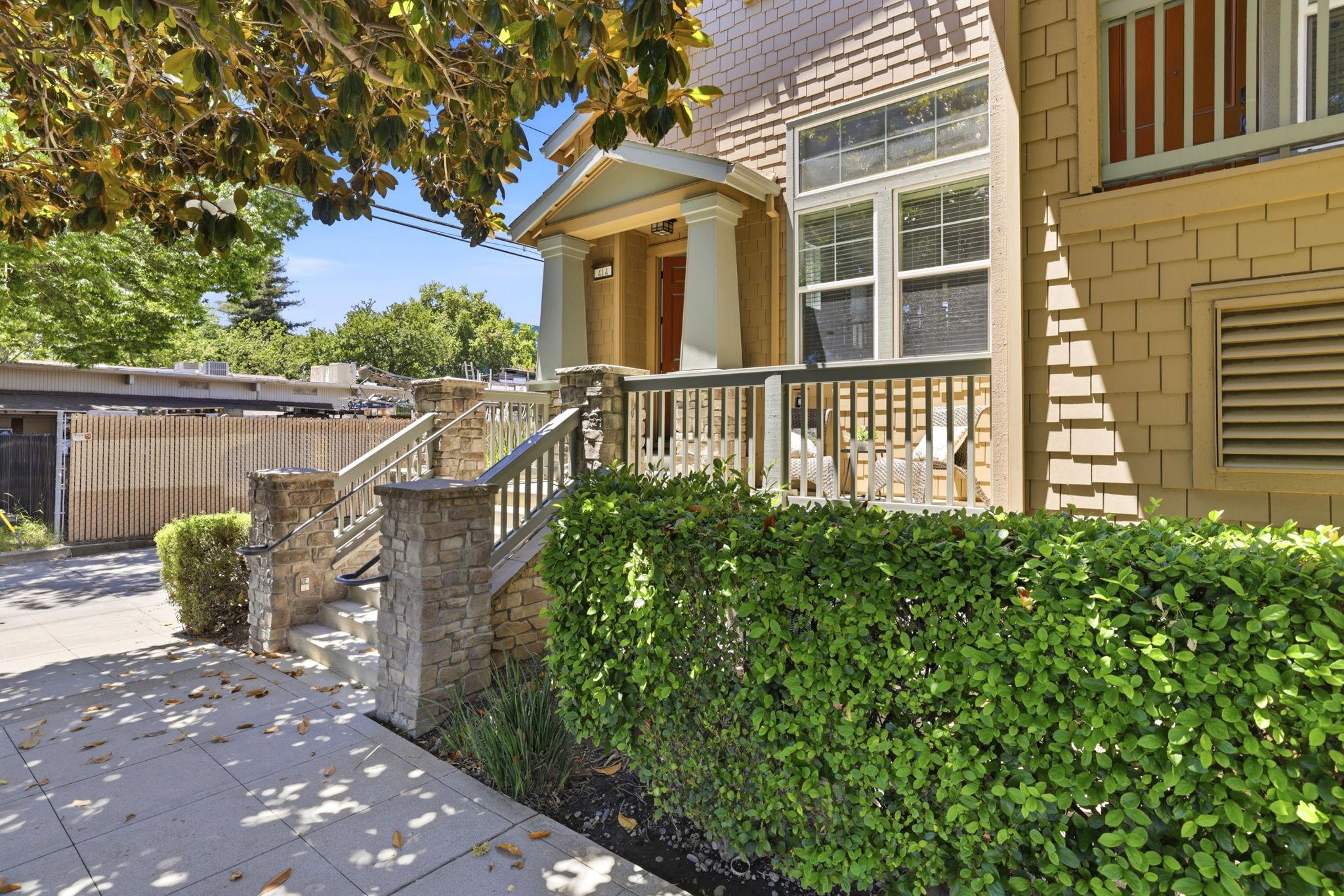 003_F8_414 17th St