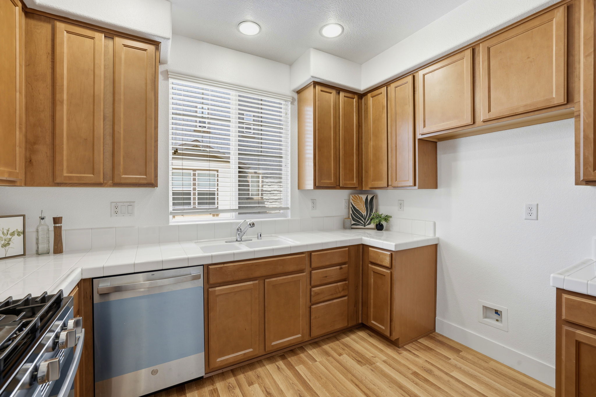 010_F8_414 17th St