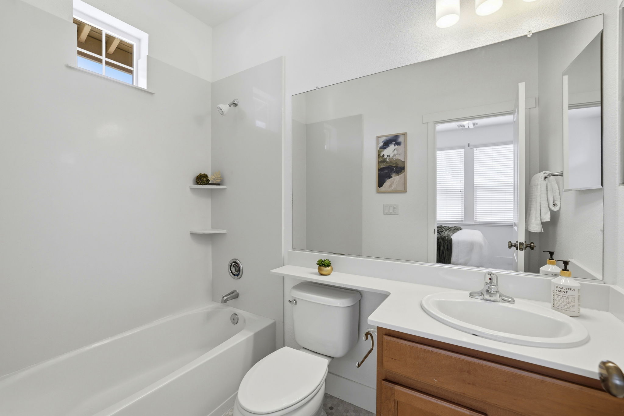 027_F8_414 17th St