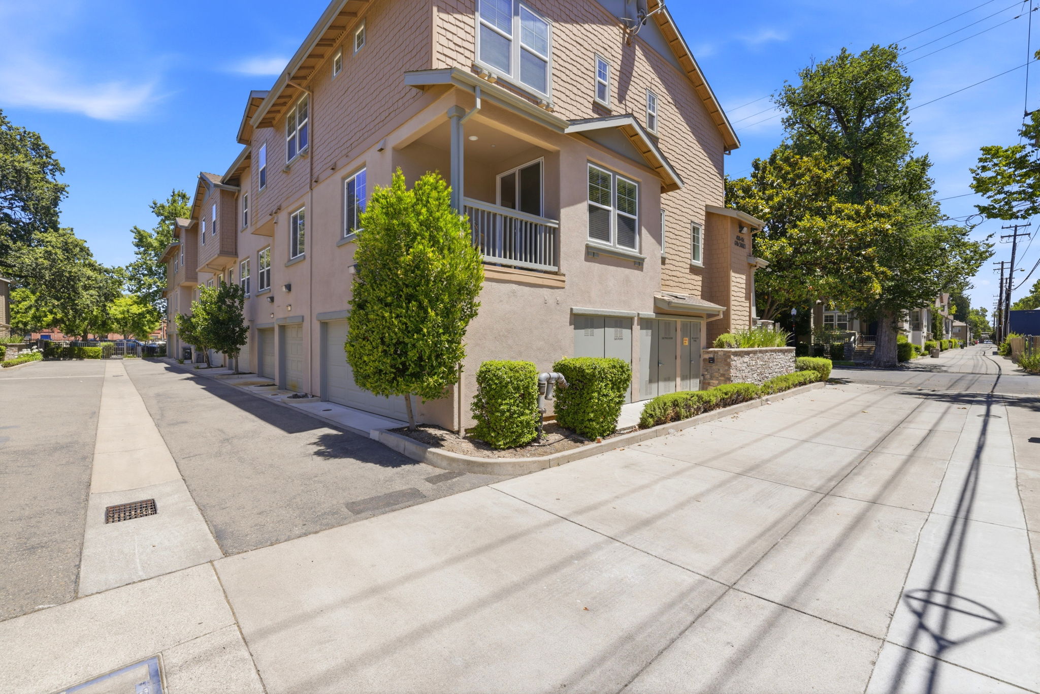 036_F8_414 17th St