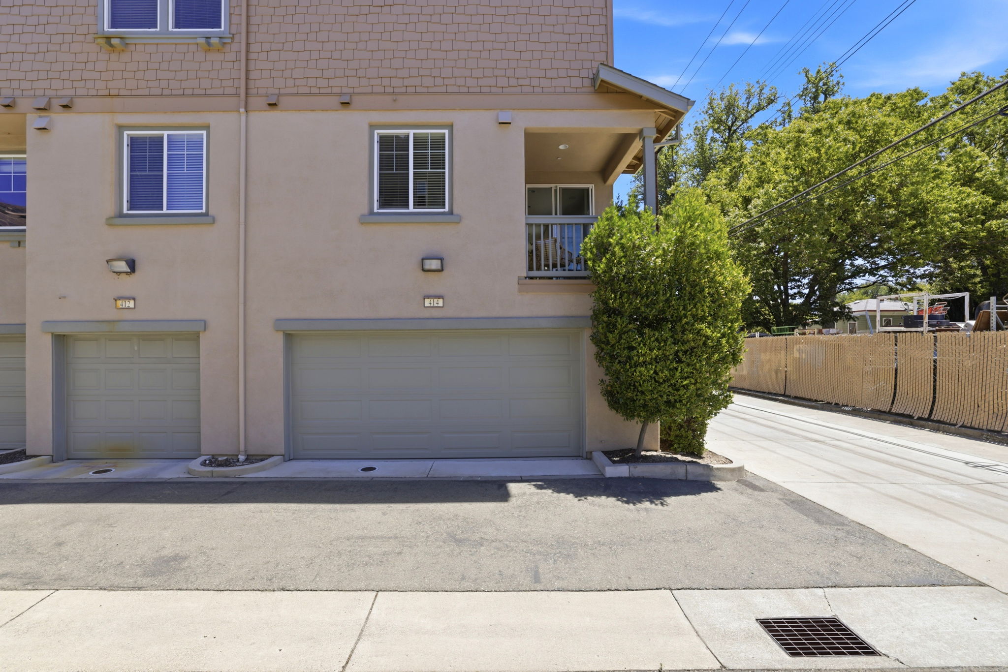 037_F8_414 17th St