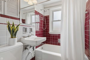 Full bath second level