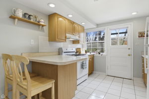Breakfast bar
