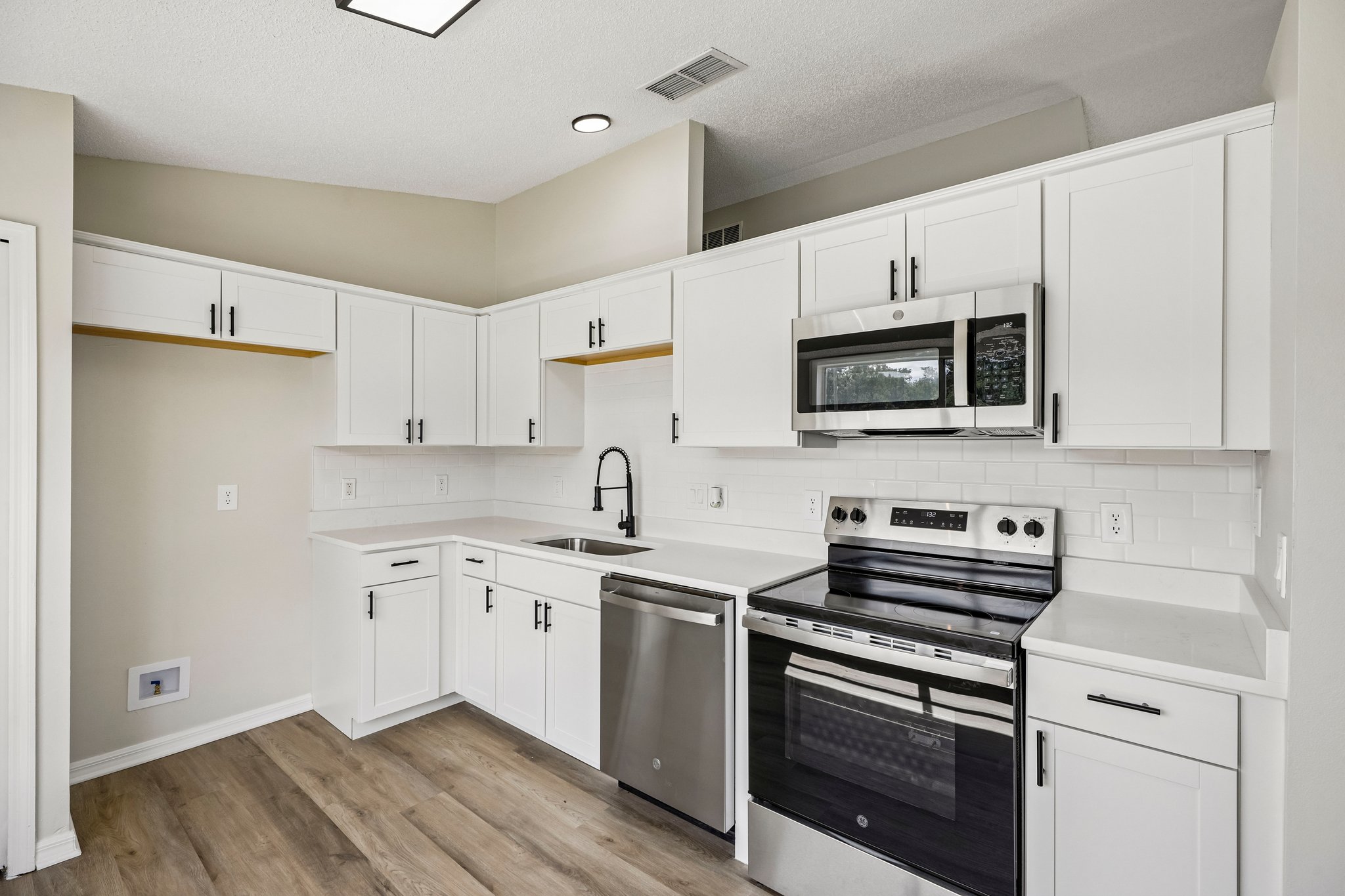 Horizon Dr-S1909-018.jpg