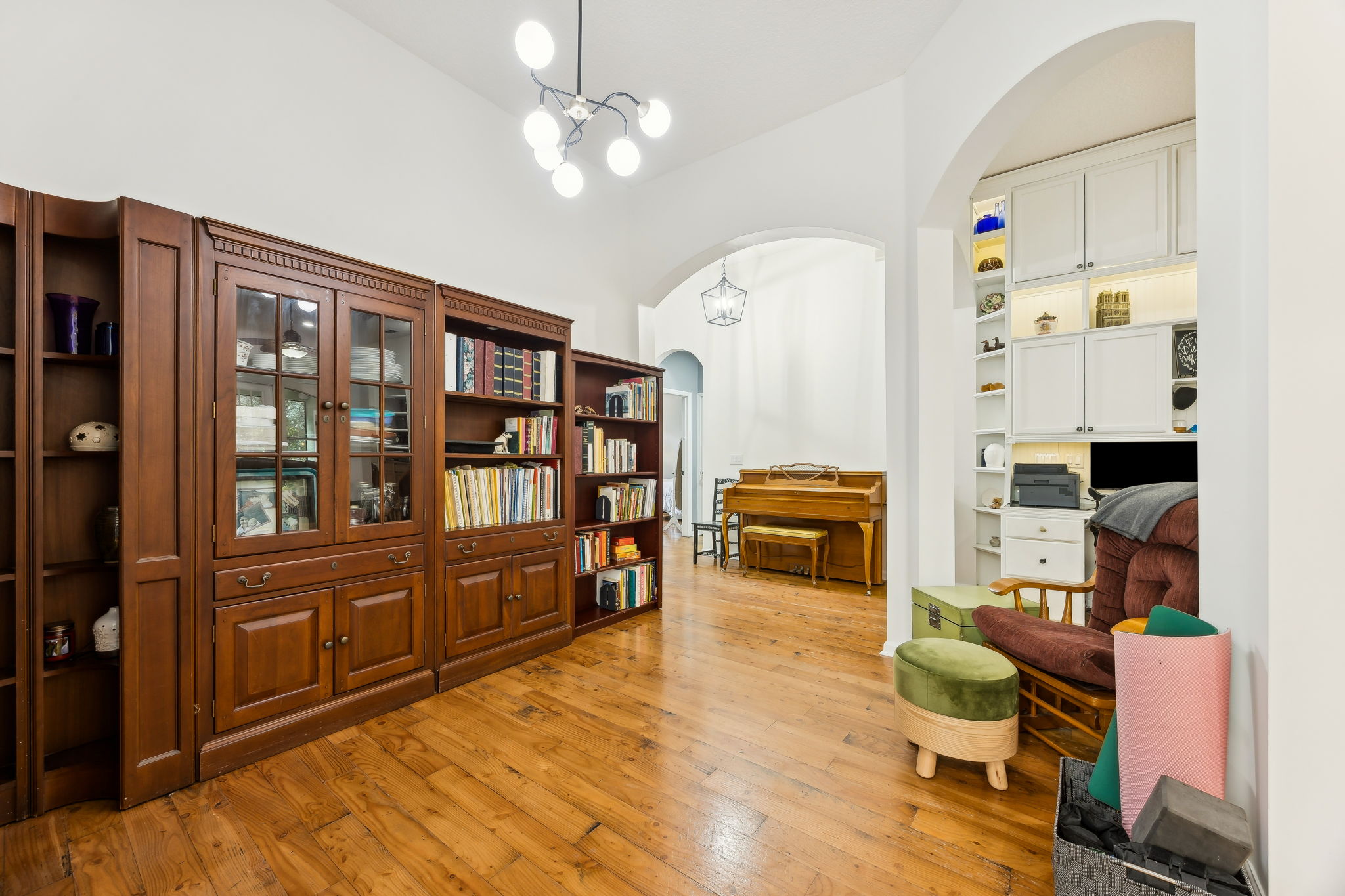 Great flex space for sitting area, homework area