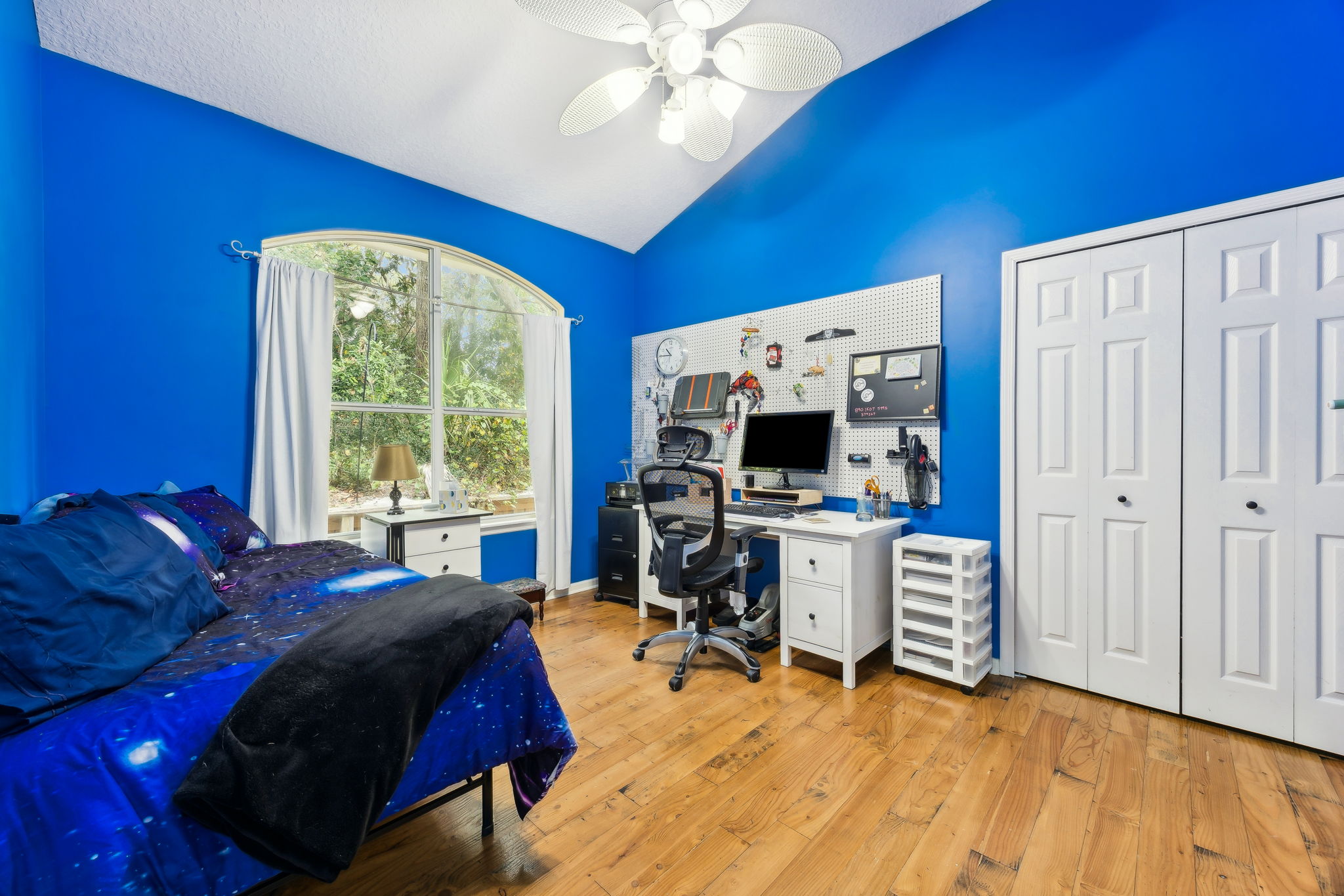 Second bedroom enjoys abudant natural light,