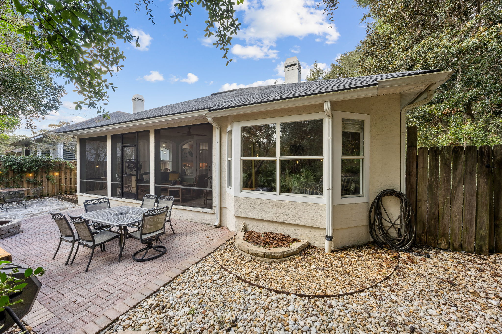 Lush, mature landscpaing