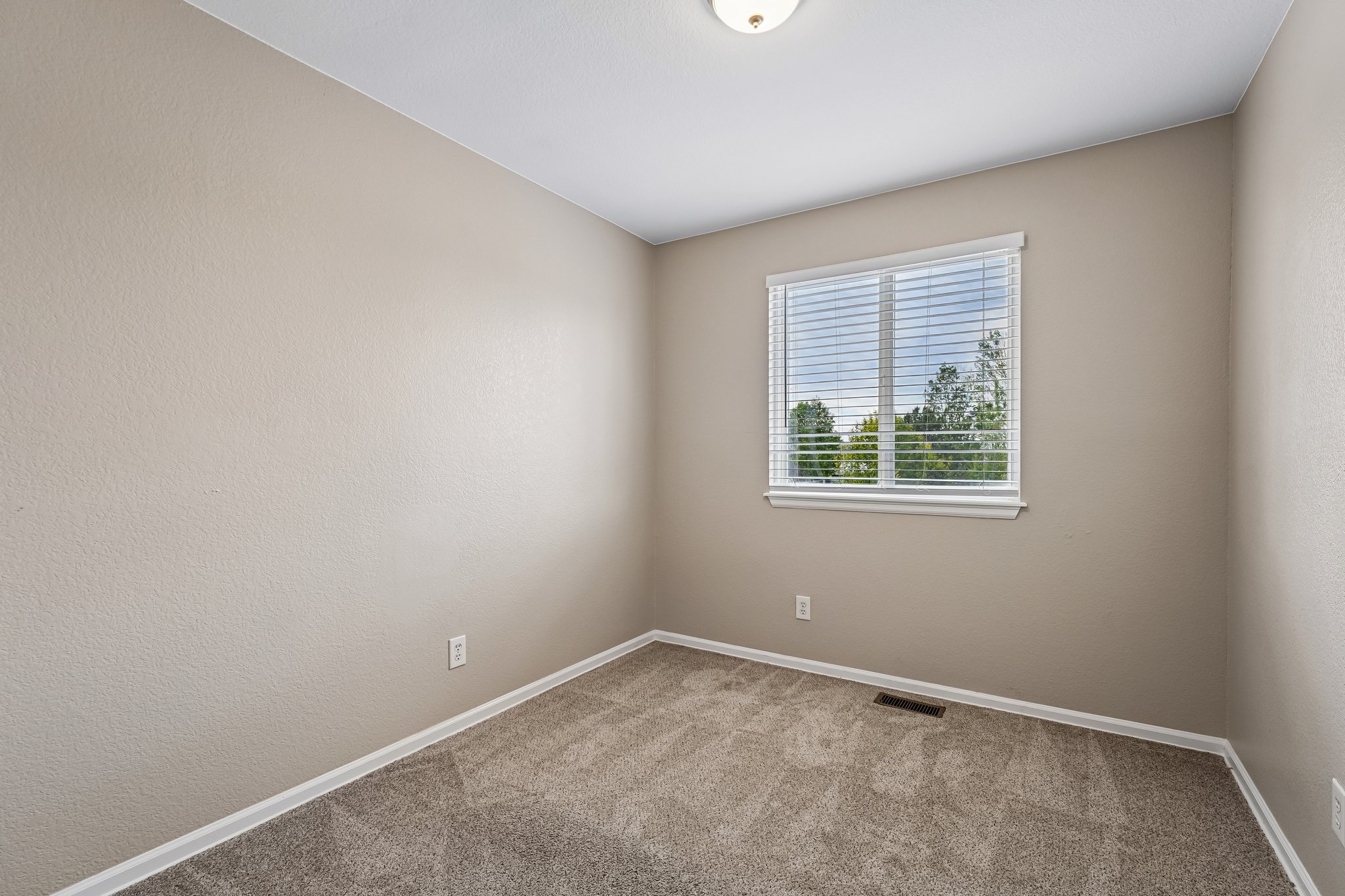 S Hawthorn St-S2904-029.jpg