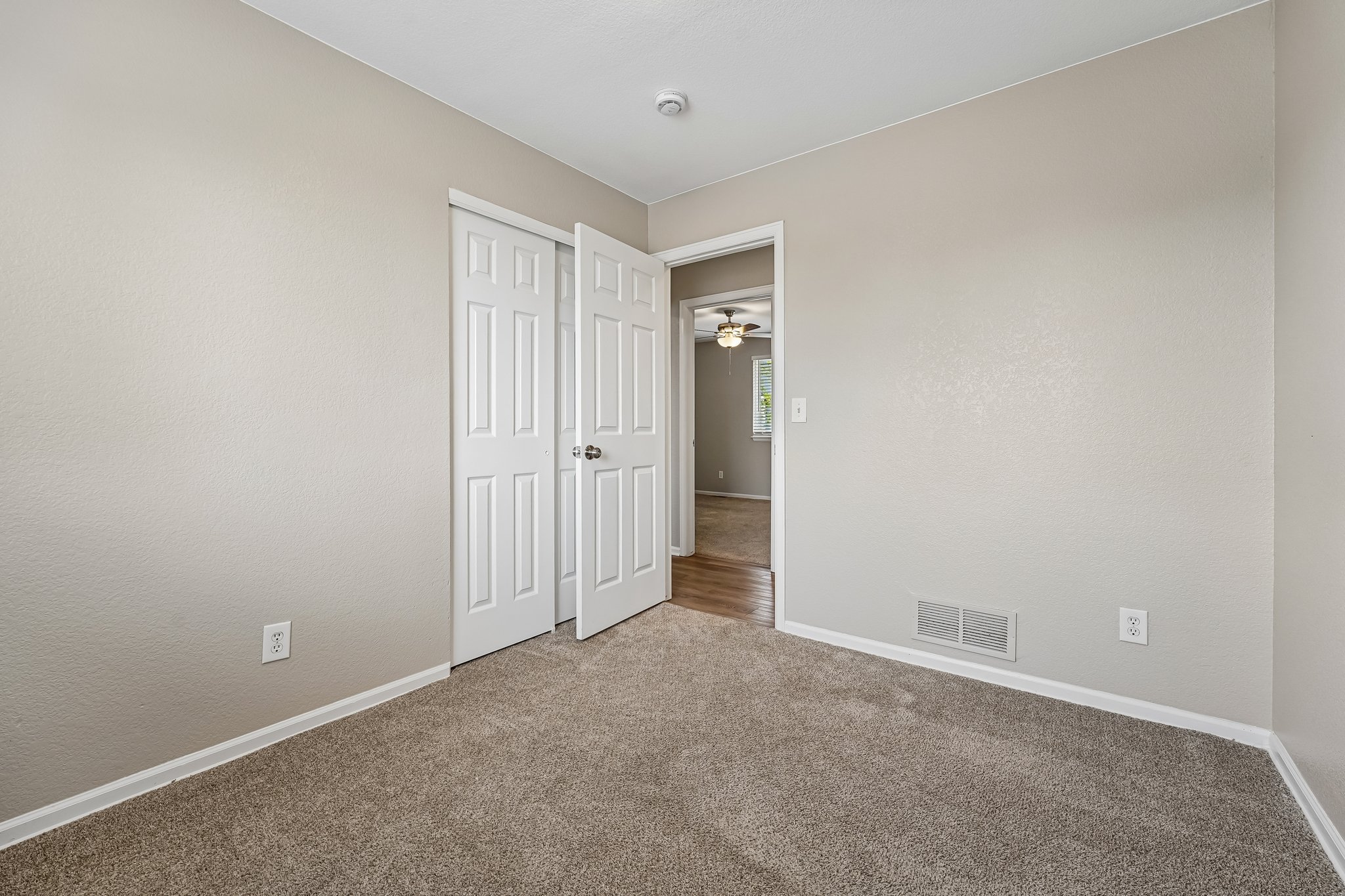 S Hawthorn St-S2904-030.jpg
