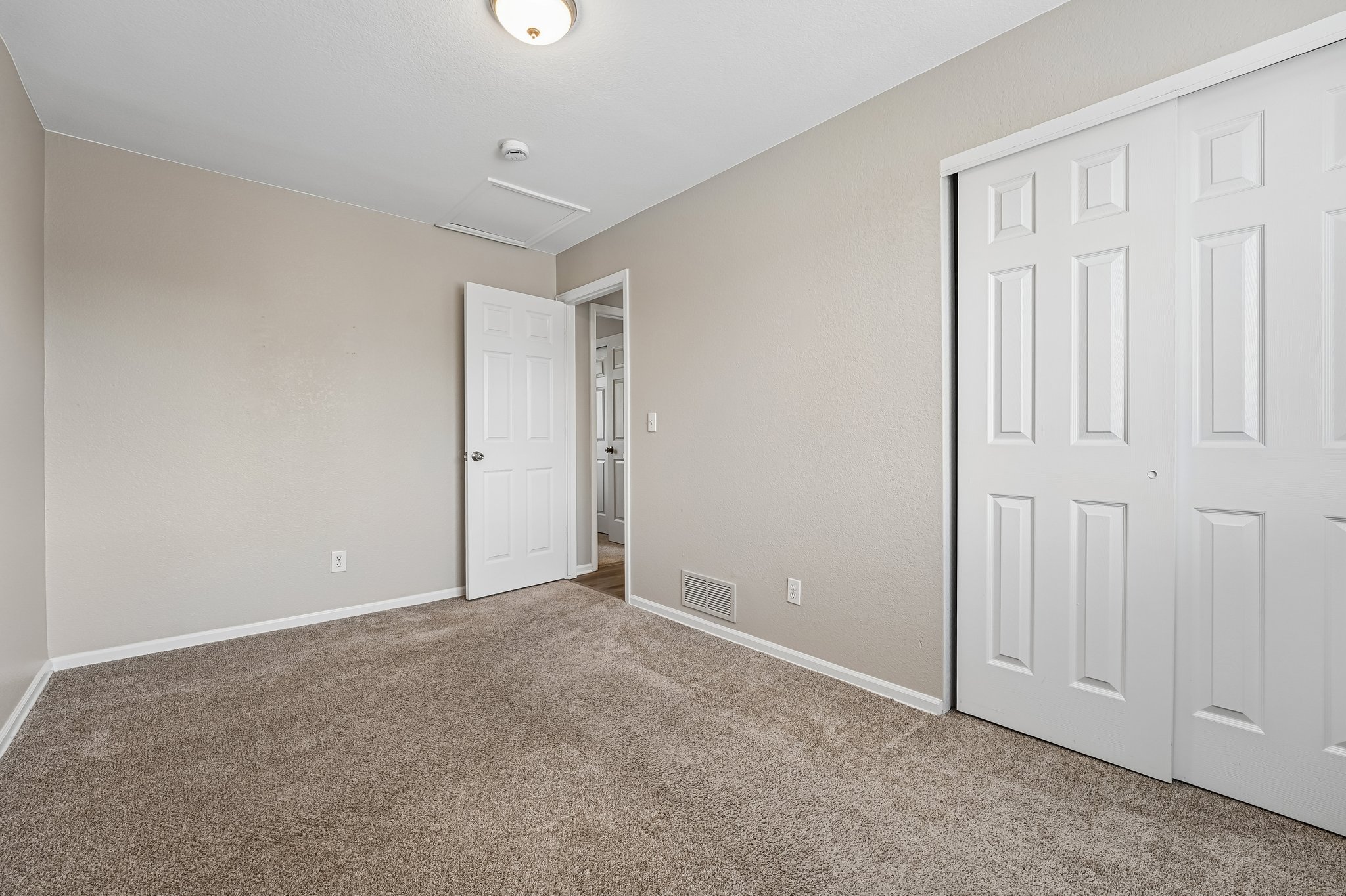 S Hawthorn St-S2904-032.jpg