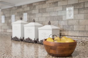 Kitchen has plenty of prep space