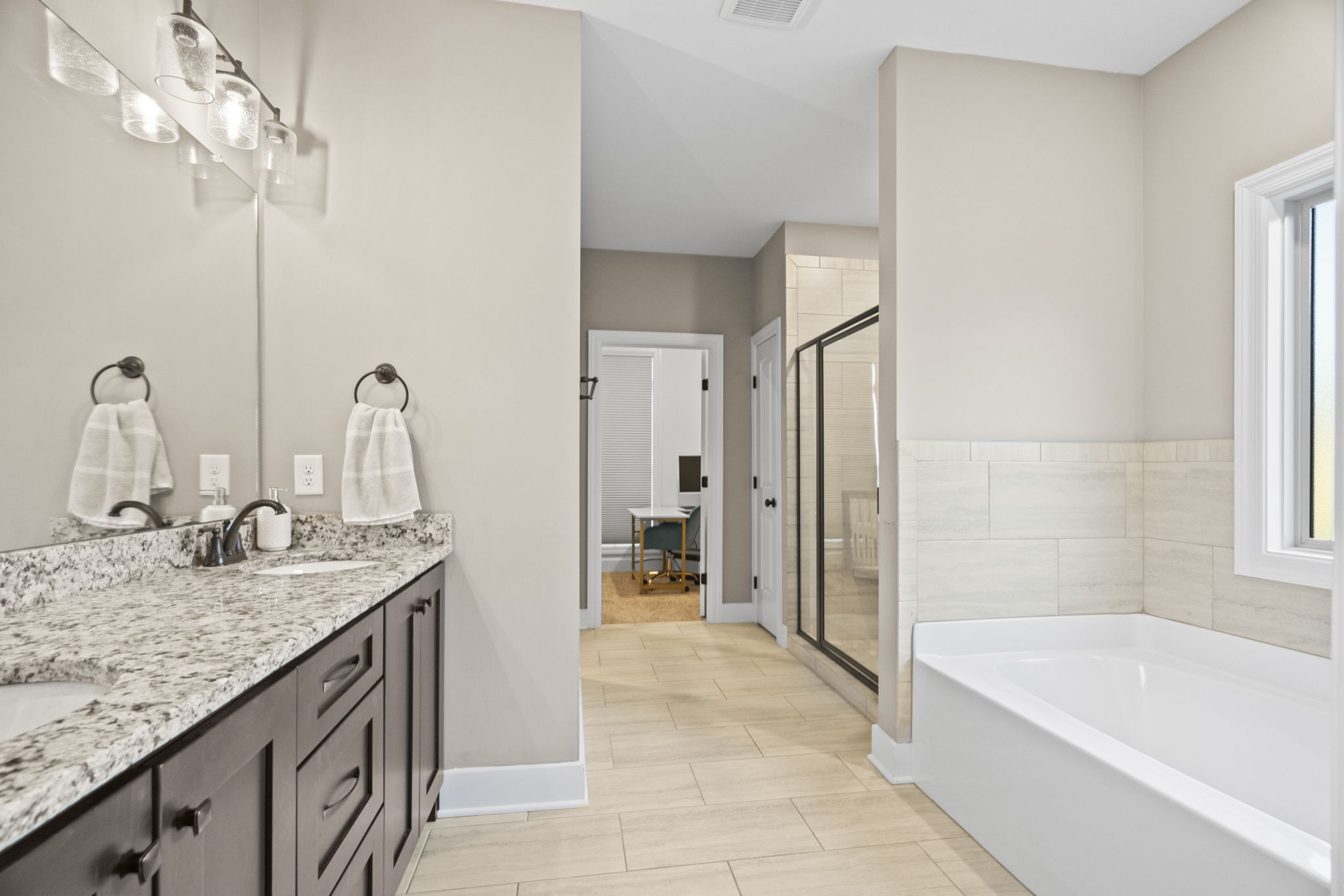  Photo 31