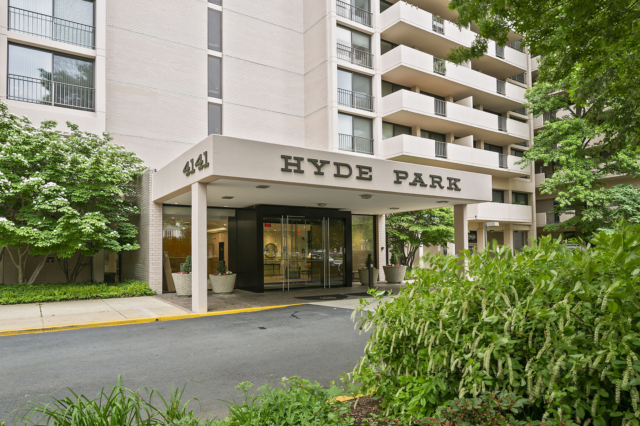 Welcome to Hyde Park in Ballston!