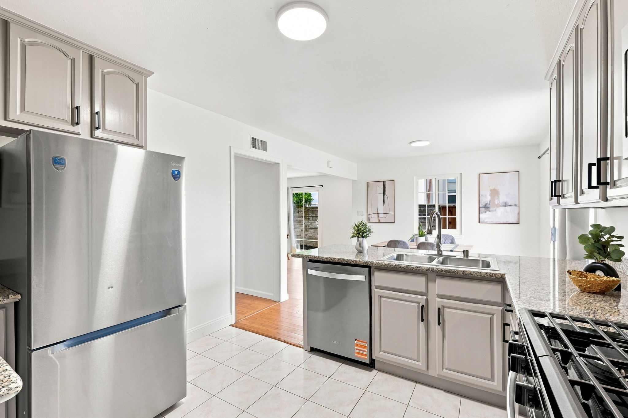 012_F8_41418 Erma Ave